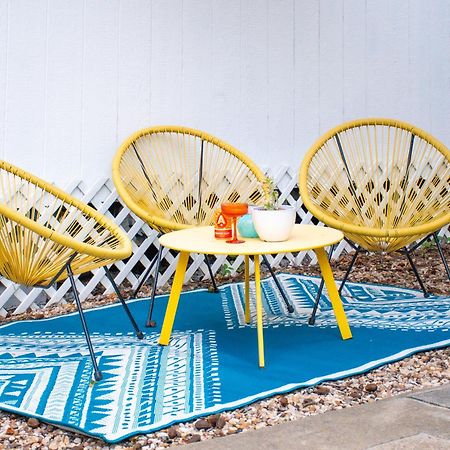 Stylish, Artsy Bungalow Central Eastside Austin Exteriör bild