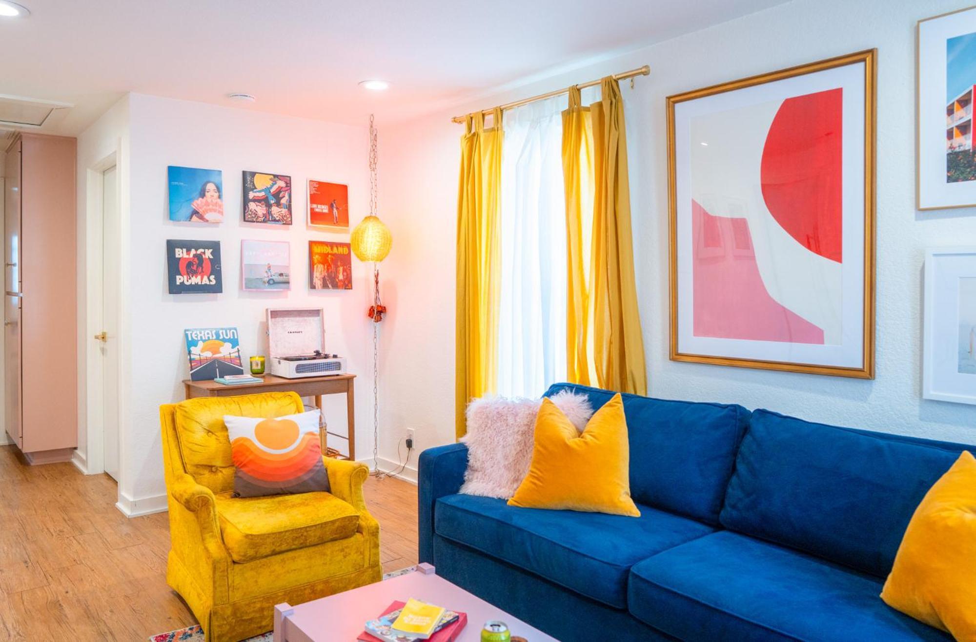 Stylish, Artsy Bungalow Central Eastside Austin Exteriör bild