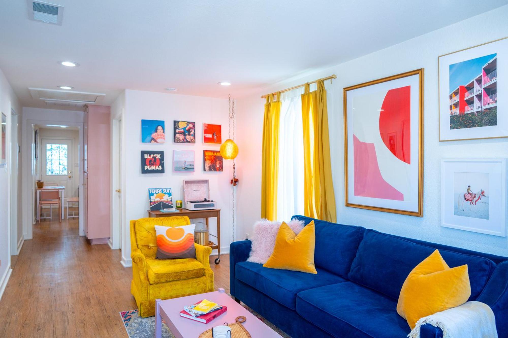 Stylish, Artsy Bungalow Central Eastside Austin Exteriör bild