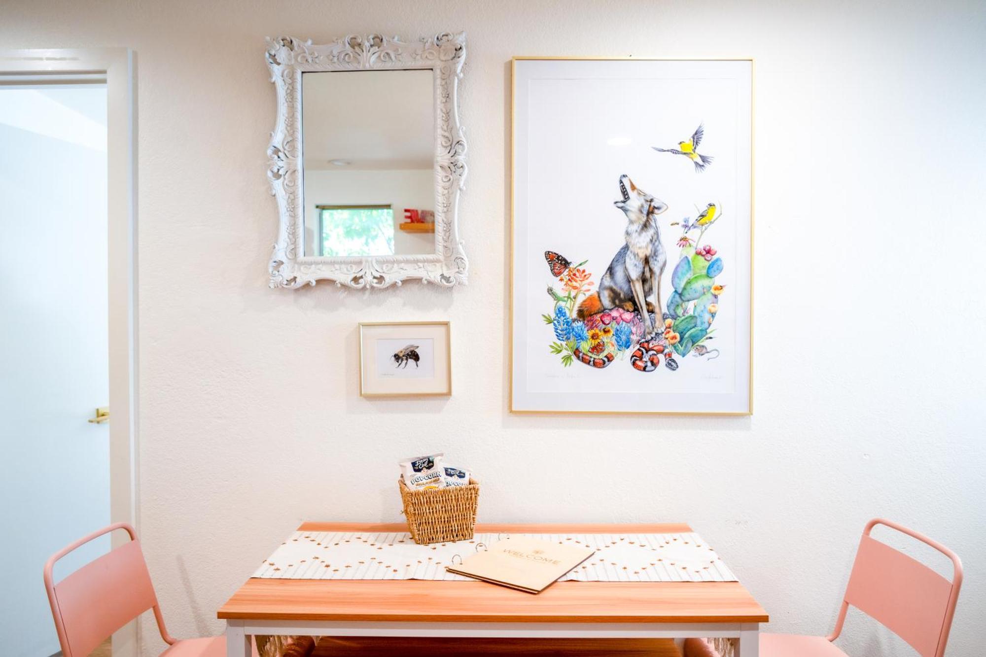 Stylish, Artsy Bungalow Central Eastside Austin Exteriör bild