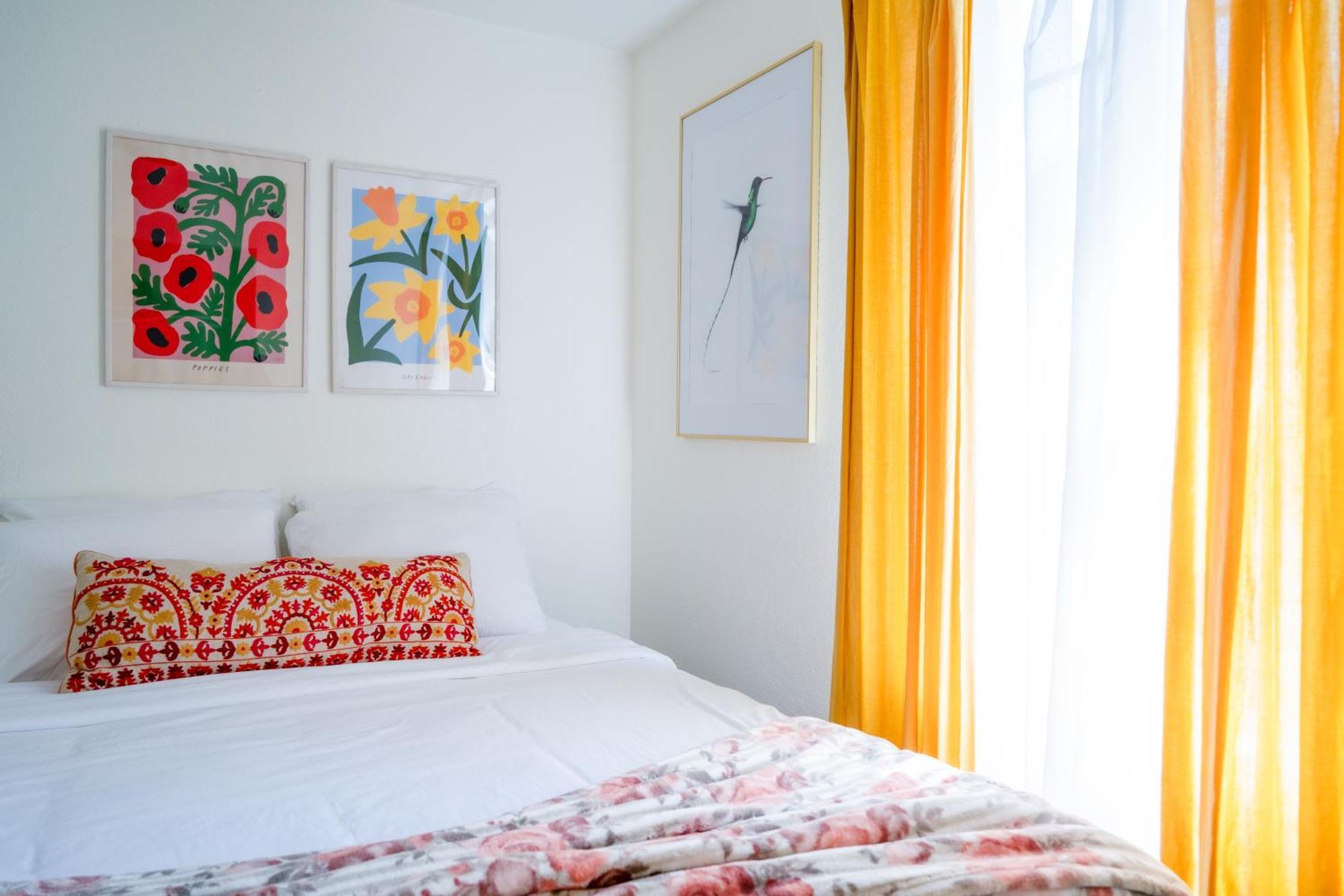 Stylish, Artsy Bungalow Central Eastside Austin Exteriör bild