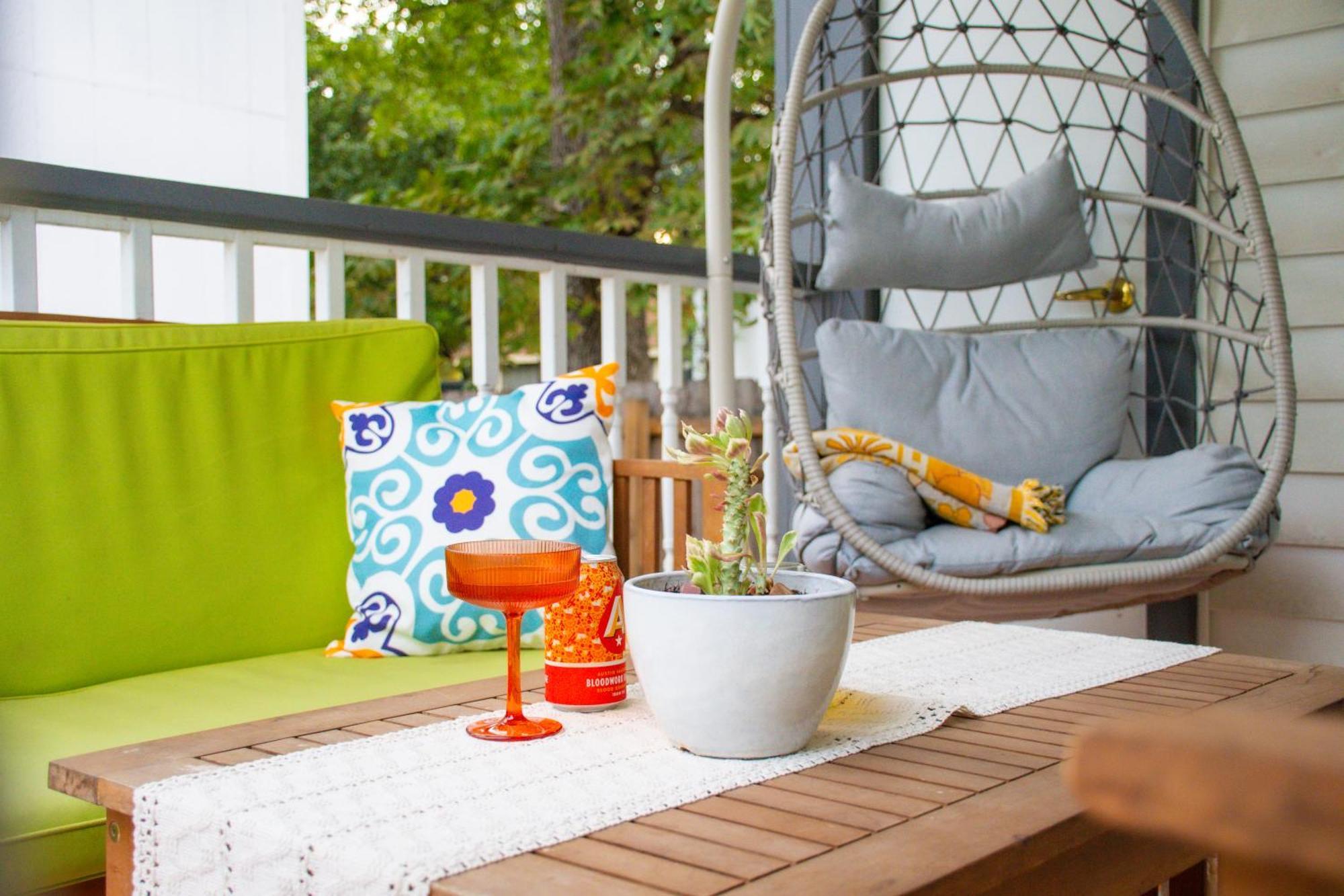 Stylish, Artsy Bungalow Central Eastside Austin Exteriör bild