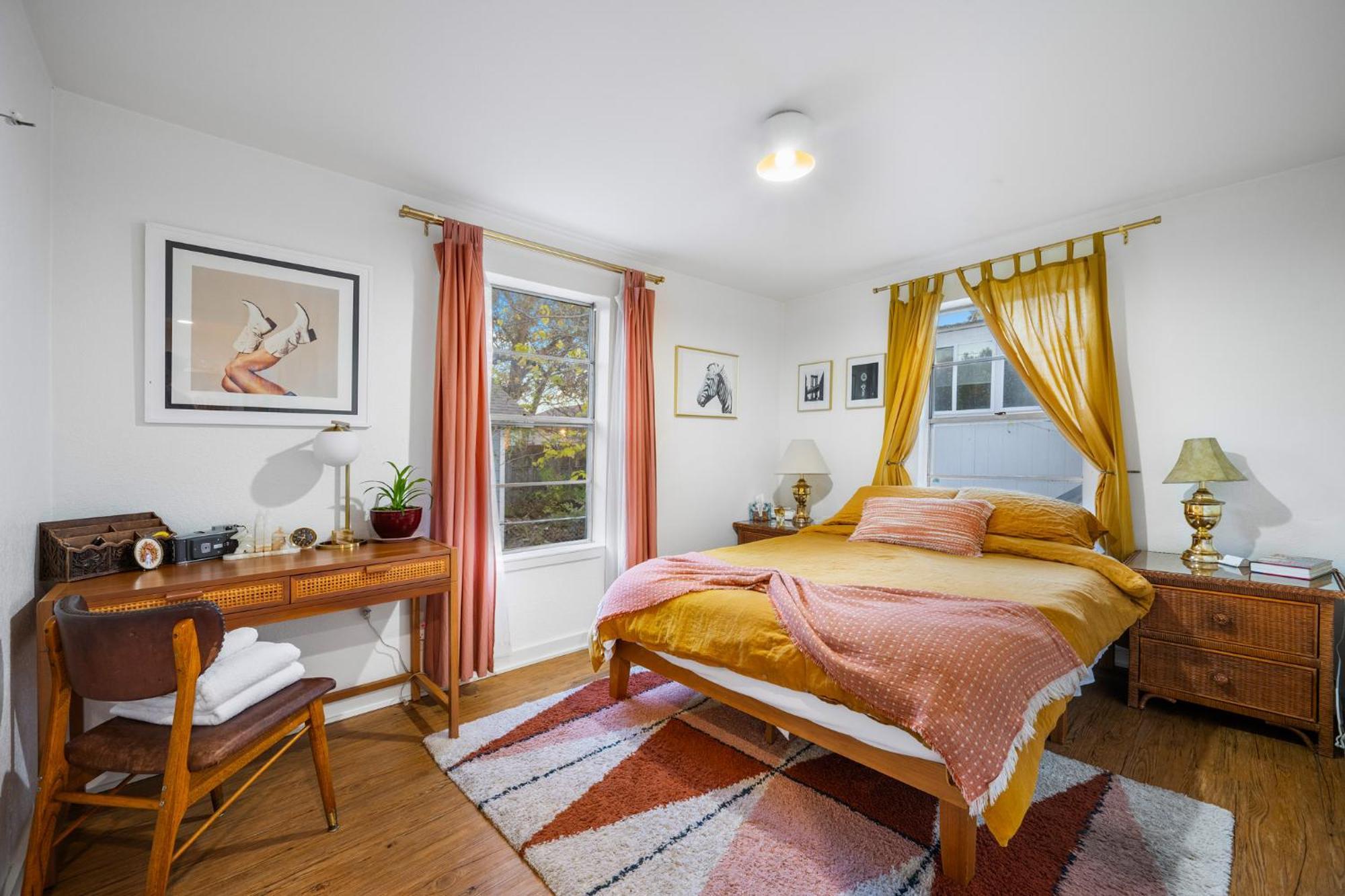 Stylish, Artsy Bungalow Central Eastside Austin Exteriör bild