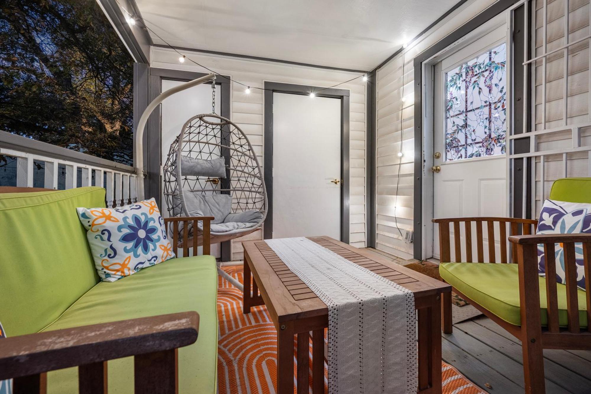 Stylish, Artsy Bungalow Central Eastside Austin Exteriör bild