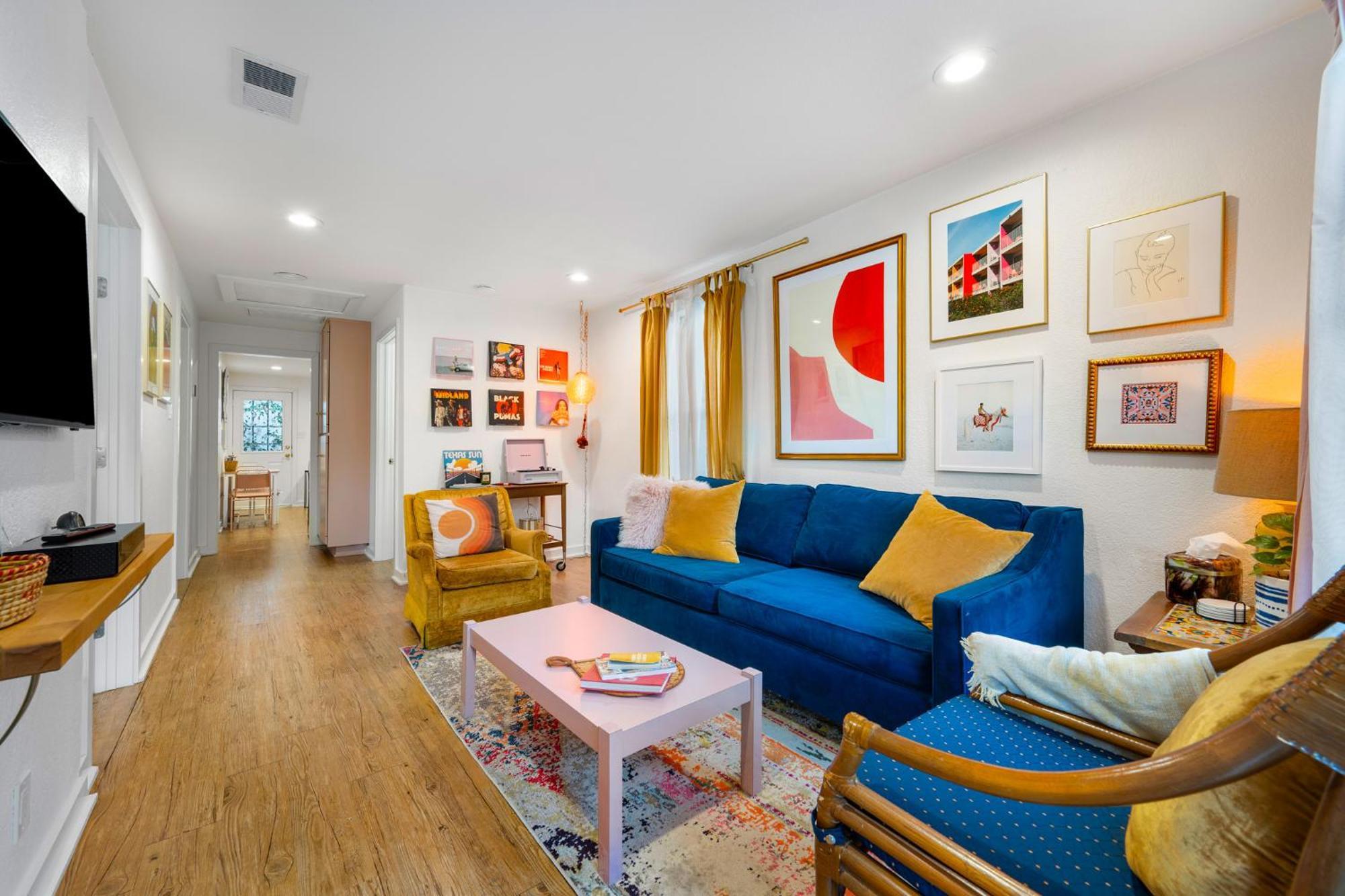 Stylish, Artsy Bungalow Central Eastside Austin Exteriör bild